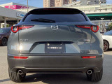 CX-30のエクステリアデザインは、明確なラインを使わず、面の動きのみで表現。アートとしての美しさと生命感を感じさせるデザインを創生しています