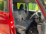 運転席シート廻りは使用感も少なく、良好な状態となっています。丁寧に使われていたことがよくわかりますね。