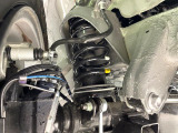 お車を安心してお乗りいただく為には、足回りの定期点検が欠かせません。サービスサポート(有償保証)では無料点検もご提供しており、安心のカーライフをお過ごしいただけるサポート体制が整っています。