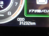 たとえばダイハツのお店にある、たくさんのスマアシ搭載車は、正常に作動する事をしっかり確認します。