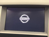 【メーカー純正ナビ】インテリアに溶け込むスタイリッシュな「専用設計」メーカーナビを装備♪視認性や操作性など基本性能にも優れ、より上質なカーライフをお楽しみいただけます。