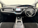 いつでも気持ちよく運転できて、使い勝手のいい収納や体をケアするシート、細部にまでこだわったインテリア♪