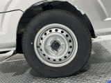 タイヤサイズは145/80R12です