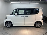 スライドドアなら狭い駐車場でもドアをぶつける心配がありません。ステップが低く乗り降りもしやすいです。