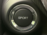 【ドライブモードセレクト】コンフォートな乗り味からスポーティな乗り味までスイッチ一つで切り替え可能。シーンや気分に合わせたモードを選べば、いつものドライブがより一層楽しくなります♪