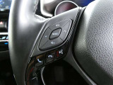 Bluetooth接続でハンドルを握ったままステアリングスイッチで電話のワイヤレス通信が可能です。