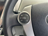運転中、オーディオの操作をしてて、ハッとしたことはありませんか?ステアリングスイッチは、運転中でもハンドルでオーディオの操作が可能です。安全なドライブをサポートします。