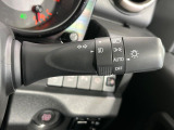 【オートライト】周りの明るさに応じて自動でヘッドライトの点灯・消灯ができる機能です!ライトの付け忘れ・消し忘れなどが無くなり、雨の日や夕方の走行も安心!トンネル通過時も便利ですね♪