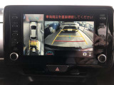パノラミックビューモニター付きです。車両を上から見たような映像をディスプレイオーディオ画面に表示。運転席からの目視だけでは見にくい、車両周辺の状況をリアルタイムでしっかり確認できます。