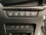 各種機能の切替スイッチは運転席パネル下に集約されています。任意で切り替え可能なため状況に合わせてお使いください。