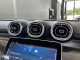 総在庫で600台ほどの取り扱いがございます。弊社デモカー使用の車両やメーカー使用の車両などもご紹介ができます。