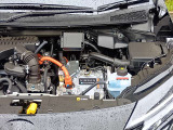 ご購入いただきましたお車は弊社整備工場にて、納車前点検整備として法定12ヶ月点検(車検整備付き販売車は車検整備)を実施。エンジンオイル・エレメント交換を行い※、ご納車いたします(※除く電気自動車)。