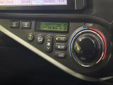 【オートエアコン】一度お好みの温度に設定すれば、車内の温度を検知し風量や温度を自動で調整。暑い&hellip;寒い&hellip;と何度もスイッチ操作をする必要はありません。快適な車内空間には必須の機能ですね♪