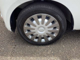 お車のデザインにあったホイールキャップです。