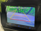 【バックカメラ】駐車時に後方がリアルタイム映像で確認できます。大型商業施設や立体駐車場での駐車時や、夜間のバック時に大活躍!運転スキルに関わらず、今や必須となった装備のひとつです!