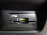音声案内タイプETC2.0装備☆ビルトインタイプのETCですので、インテリアの邪魔をしません!ETCがあれば、キャッシュレスで料金所をノンストップで通過できます。