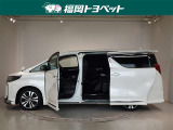 両側パワースライドドア付きだから、狭い駐車スペースなどでの 乗り降りラクラク!小さなお子さまのいるご家庭には嬉しい装備。