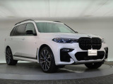 一目で伝わるBMW特有のスポーティーなプロポーションは、BMWの走行性能を生み出すのに欠かせない要因の一つです。細部まで拘りぬいたお車をぜひ一度ご覧ください!