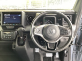 ドライブの必需品。見やすい・使いやすいHonda純正のメモリーナビを搭載しています。