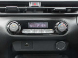 オートエアコンですので、車内を快適な空間に出来ます♪