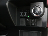 【両側電動スライド】スライドドアは両側電動スライドドアになっております。運転席からの開閉も出来、リモコンキーでも離れたところから開閉出来ますので大変便利な装備です。