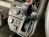 オートマチックシフトレバーは、手になじみ操作しやすい形状で安全運転にもつながります♪