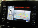 パノラミックビューモニター付きです。車両を上から見たような映像をディスプレイオーディオ画面に表示。運転席からの目視だけでは見にくい、車両周辺の状況をリアルタイムでしっかり確認できます。