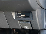 ビルトインETC2.0がついています。高速道路をスムーズに通れますし、割引も有ったりします。