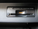音声案内タイプETC装備☆ビルトインタイプのETCですので、インテリアの邪魔をしません!ETCがあれば、キャッシュレスで料金所をノンストップで通過できます。