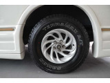 265/70R15 純正15アルミホイールを装着致します。