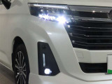 高輝度で点灯速度が速く、しかも消費電力の少ないLEDヘッドライトが装備されています!LEDの明るい光が走行中の視界の確保をサポートして、夜のドライブがより楽しく安全に運転できます♪