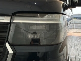 LEDヘッドライトは、点灯の瞬間から最大光量を発揮し、突然暗くなるトンネルなどでの安定感を高めます。