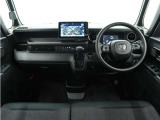 ◆視界広々で非常に運転しやすくロングドライブでも疲れを感じさせないすっきりとまとまったインパネ周りです。