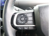 『1台』のお車に対して、3名体制で日々議論を重ね仕入れを行っております。