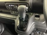 発進時から滑らかに加速する無段階変速のCVTはストップ&ゴーの多い街の中も快適です