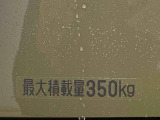 お車の状態をしっかりとお伝えするために1台の車両に付き40枚以上の画像を用意しております。外装はもちろん、室内の装備やお車の特徴などごらんください。