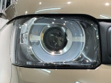 LEDヘッドライトは、点灯の瞬間から最大光量を発揮し、突然暗くなるトンネルなどでの安定感を高めます。