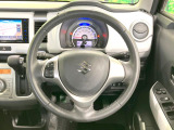 【純正革巻きステアリング】上質な革を使用することで、手にしっかり馴染みとても運転しやすいハンドルです♪