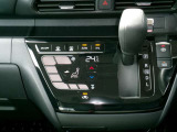 快適オートエアコン付♪設定温度をキープし車内を快適な温度に保ちます♪