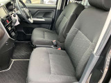 運転席・助手席もゆったり乗れます♪