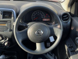 インテリアに合わせたデザインのステアリングは、運転される方のことも考え、運転しやすい形状、大きさです。是非一度、実際に触ってお確かめください。
