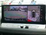 【アラウンドビューモニター】空から見下ろした映像がナビ画面にて確認可能です。駐車もラクラクですよ♪