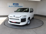 トヨタセーフティセンス搭載!車歴は元レンタカー!たっぷり積めるフラットな荷室空間や何かと仕事がはかどる快適な車内環境が魅力的な商用バン!ハイブリッドモデルです!便利なナビ・リアカメラ・ETCなど装備!