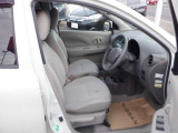 清潔で広々した座席です!是非、現車を見て体感してみてください。