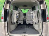 普段のお買い物や通勤、送迎等に十分な荷室スペースを確保しております。セカンドシートを倒すと、大きな荷物の積載も可能です♪