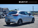【MAZDA2】マツダのメーカー名を冠したコンパクトカーです。小さめの車体で運転しやすく、かつ5人乗りなので、家族が増えても安心です。「好きを探せる相棒」をコンセプトに誕生しました。外装は研磨をしております