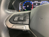 ◆クルーズコントロールにレーダーセンサーを組み合わせ、先行車を測定し設定されたスピードを上限に自動で加減速を行います。一定の車間距離を維持することで、長距離走行でのドライバーの疲労を低減させます。