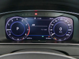 様々な情報を表示できるActive Info Displayを装備!