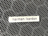 【harman/kardon】メーカーオプションの高品位サウンドシステムを搭載。専用のチューニングが施された大小様々なスピーカーから良質なサウンドが奏でられ、臨場感あふれる音響空間を演出します。