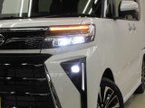 LEDヘッドライトです。デザイン性がよくとても明るいので、夜間の走行や悪天候でも安心です。しかも長寿命!